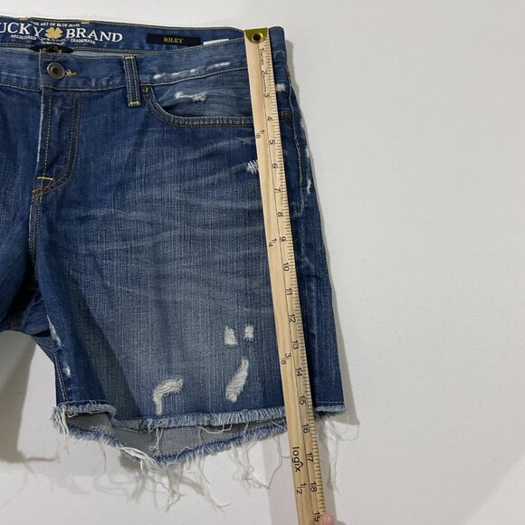 Lucky Brand Shorts Womens 18/34 Riley Legend Distressed USA Patch Peace Flag - Picture 7 of 16